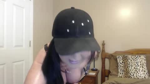 playfulkitten17 online show from April 24, 2:41 pm