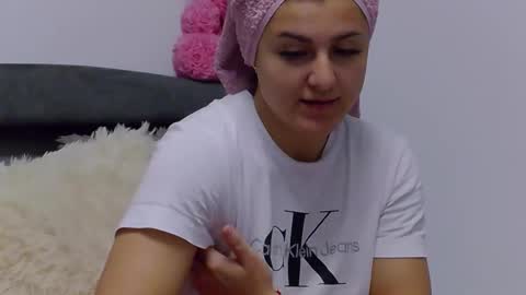 PlayfulNicole online show from April 1, 5:19 am