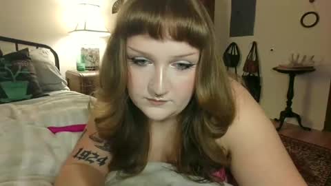 playfulxxcutie online show from May 26, 6:48 pm
