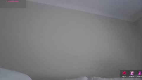 Snapshot of playgirlpetite chatting on February 18, 6:37 am hornypetitegirl online show from February 18, 6:37 am