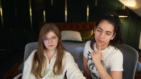 Snapshot of playhard054 chatting on April 23, 10:47 am Lana online show from April 23, 10:47 am