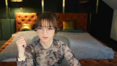 Snapshot of playhard054 chatting on May 6, 10:20 am Lana online show from May 6, 10:20 am