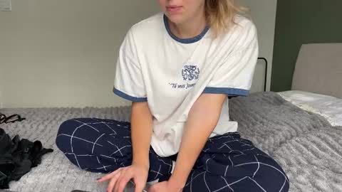 Snapshot of playmestation1 chatting on October 17, 11:46 am call me Sara my ONLYFANS online show from October 17, 11:46 am