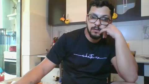 Snapshot of pleas3s_sweet chatting on February 2, 6:04 am pleas3s_sweet online show from February 2, 6:04 am