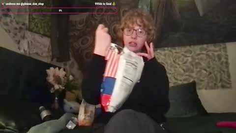 Snapshot of please_doe_stop chatting on March 1, 10:45 am please_doe_stop online show from March 1, 10:45 am