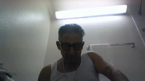 Snapshot of plmbrob chatting on January 26, 10:57 pm plmbrob online show from January 26, 10:57 pm