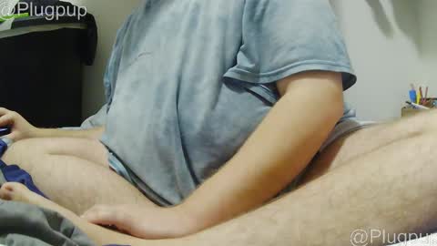 Snapshot of plugpup chatting on November 22, 9:58 pm PlugPup online show from November 22, 9:58 pm