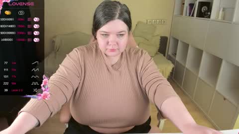 Snapshot of plum_pie__ chatting on November 11, 2:55 am Alice online show from November 11, 2:55 am