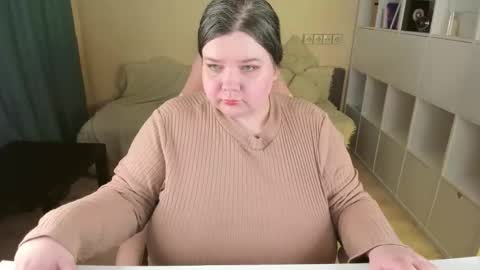 Snapshot of plum_pie__ chatting on November 14, 4:38 pm Alice online show from November 14, 4:38 pm