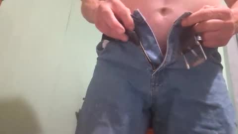 Snapshot of plumber336652 chatting on May 25, 5:30 pm plumber336652 online show from May 25, 5:30 pm