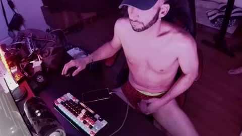 Snapshot of pmadhatter chatting on December 17, 4:18 am PMadHatter online show from December 17, 4:18 am