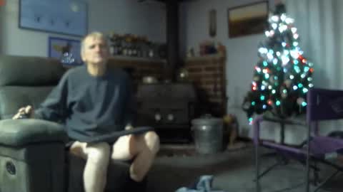 Snapshot of pmo6567 chatting on December 14, 5:35 am pmo6567 online show from December 14, 5:35 am