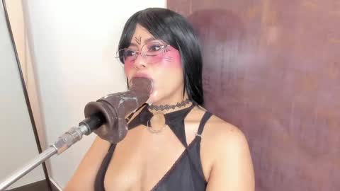 Snapshot of pocahontas_lantina chatting on May 15, 4:41 am pocahontas_lantina online show from May 15, 4:41 am