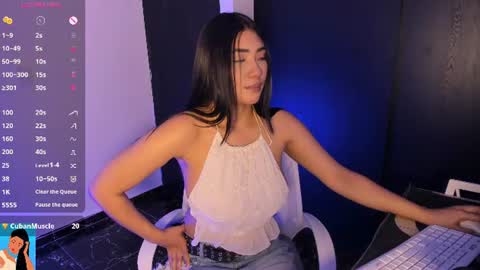 im vane Model Independet online show from July 19, 12:47 am