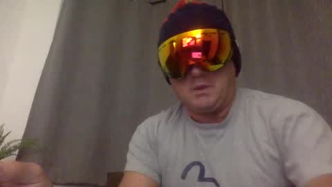 Snapshot of poe215241 chatting on January 17, 10:12 pm poe215241 online show from January 17, 10:12 pm