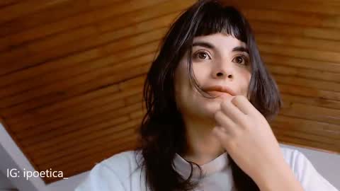 Snapshot of poeeticaa_ chatting on December 17, 2:11 pm IG ipoetica online show from December 17, 2:11 pm