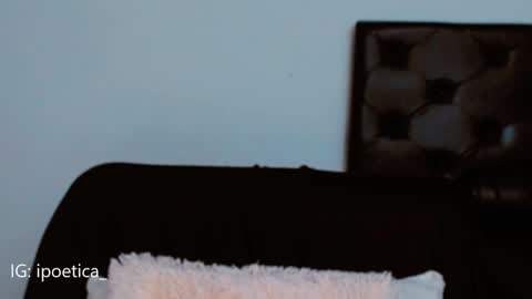 Snapshot of poeeticaa_ chatting on December 19, 11:35 pm IG ipoetica online show from December 19, 11:35 pm