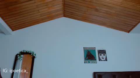 Snapshot of poeeticaa_ chatting on December 29, 11:08 pm IG ipoetica online show from December 29, 11:08 pm