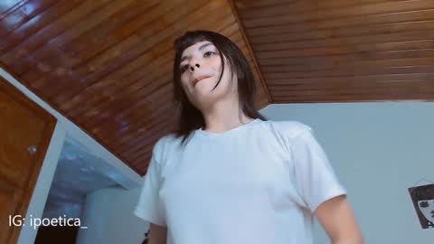 Snapshot of poeeticaa_ chatting on January 18, 12:57 am IG ipoetica online show from January 18, 12:57 am