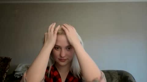 poisondark online show from December 17, 10:54 am