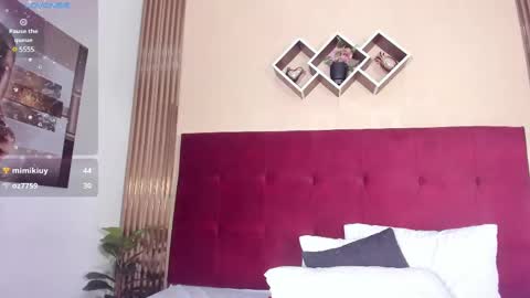 Snapshot of poletlambert chatting on December 4, 12:08 am Polet online show from December 4, 12:08 am