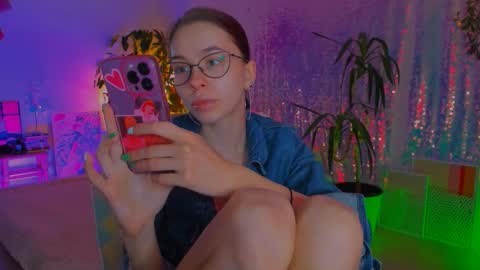 Snapshot of poli__ chatting on February 8, 10:51 am Martha online show from February 8, 10:51 am