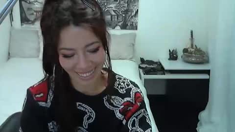 polina_p online show from April 19, 6:10 pm