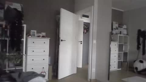 Snapshot of polish2000 chatting on December 17, 10:43 am Polish Boy online show from December 17, 10:43 am