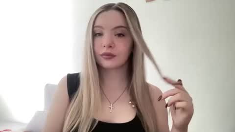 polishangel222 online show from February 6, 11:13 am