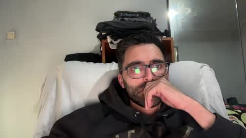 Snapshot of pollabeta chatting on May 16, 10:23 am pollabeta online show from May 16, 10:23 am