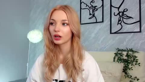 Snapshot of pollimills chatting on September 14, 7:29 am pollimills online show from September 14, 7:29 am