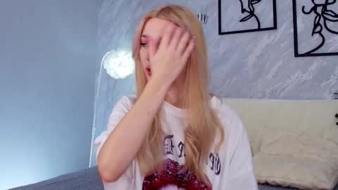 Snapshot of pollimills chatting on September 20, 7:53 am pollimills online show from September 20, 7:53 am