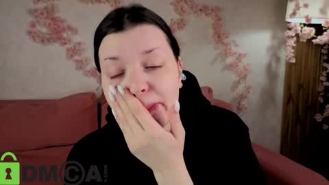 Polly online show from November 12, 2:01 am