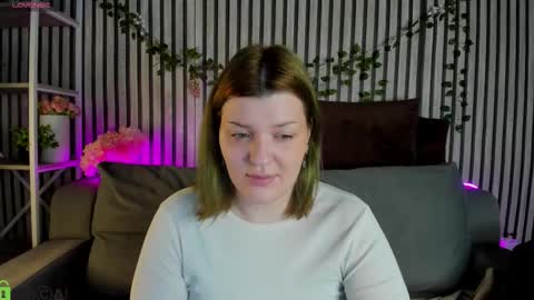 Polly online show from February 12, 1:22 am