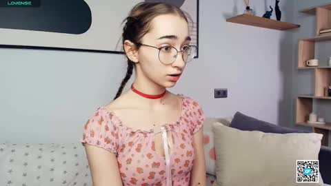 Polly online show from October 7, 7:49 am