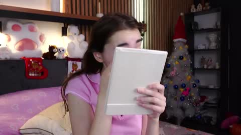 Polly online show from December 15, 7:34 am