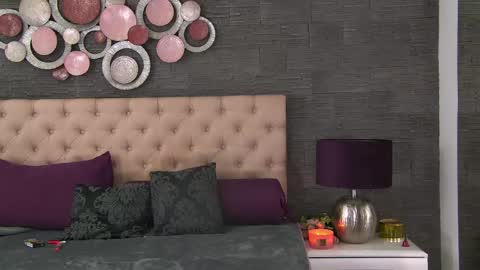 polly_curiouss online show from May 18, 3:51 pm