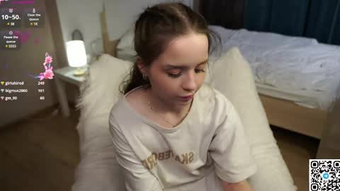 Snapshot of polly_dollie_ chatting on March 9, 11:25 pm Renet online show from March 9, 11:25 pm