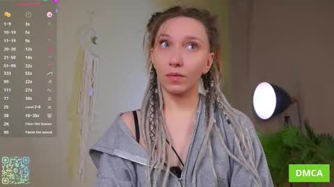 Snapshot of pollybun chatting on October 19, 5:19 am Anna online show from October 19, 5:19 am