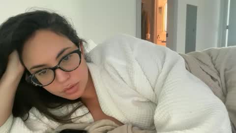 Snapshot of pollyyypocket chatting on November 5, 3:45 pm Polly Pocket online show from November 5, 3:45 pm