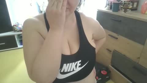 MelissOfficial online show from May 7, 6:52 am