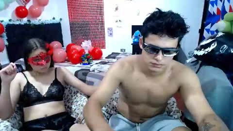 Snapshot of porno776926 chatting on July 21, 5:37 pm wendy y freddy online show from July 21, 5:37 pm