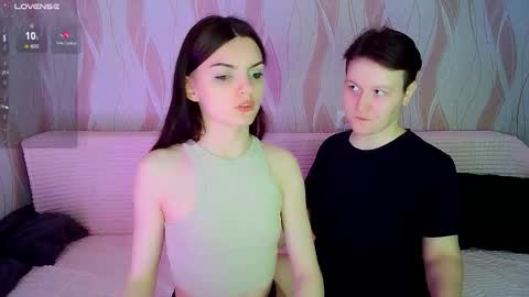 Snapshot of pornostendup chatting on October 29, 10:22 pm Ana and Tati online show from October 29, 10:22 pm