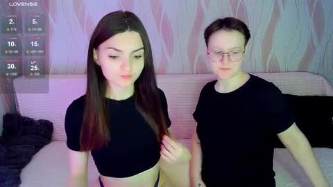 Snapshot of pornostendup chatting on November 23, 8:19 pm Ana and Tati online show from November 23, 8:19 pm