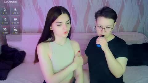 Snapshot of pornostendup chatting on November 25, 7:14 pm Ana and Tati online show from November 25, 7:14 pm