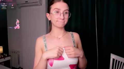 Snapshot of portia_bubbles chatting on November 19, 7:25 pm Elizabeth online show from November 19, 7:25 pm