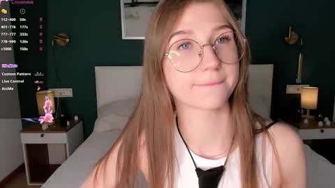 Elizabeth online show from February 27, 7:14 pm