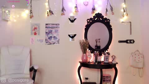 Snapshot of posigore chatting on December 20, 6:35 pm Anna Goth independient model online show from December 20, 6:35 pm