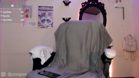 Snapshot of posigore chatting on January 2, 9:50 pm Anna Goth independient model online show from January 2, 9:50 pm