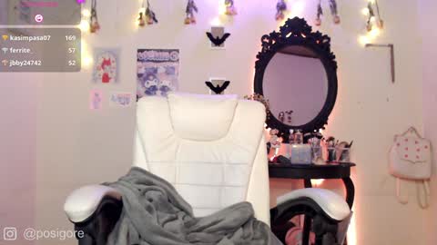 Snapshot of posigore chatting on January 15, 9:20 pm Anna Goth independient model online show from January 15, 9:20 pm